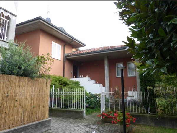casa indipendente in vendita a Fossano