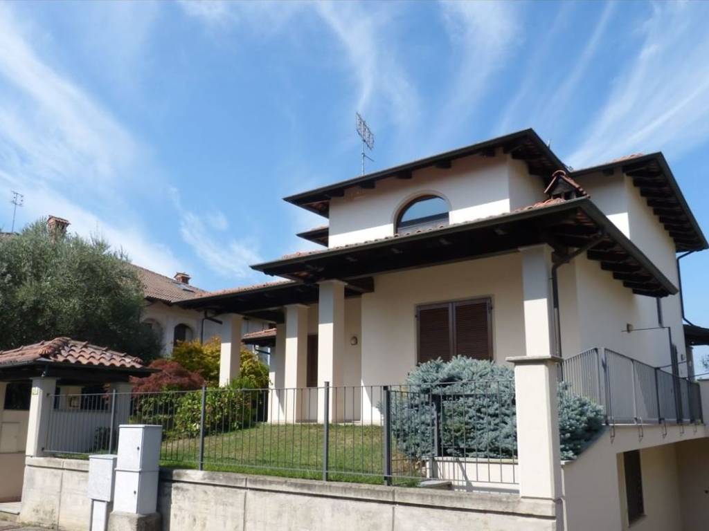 casa indipendente in vendita a Fossano