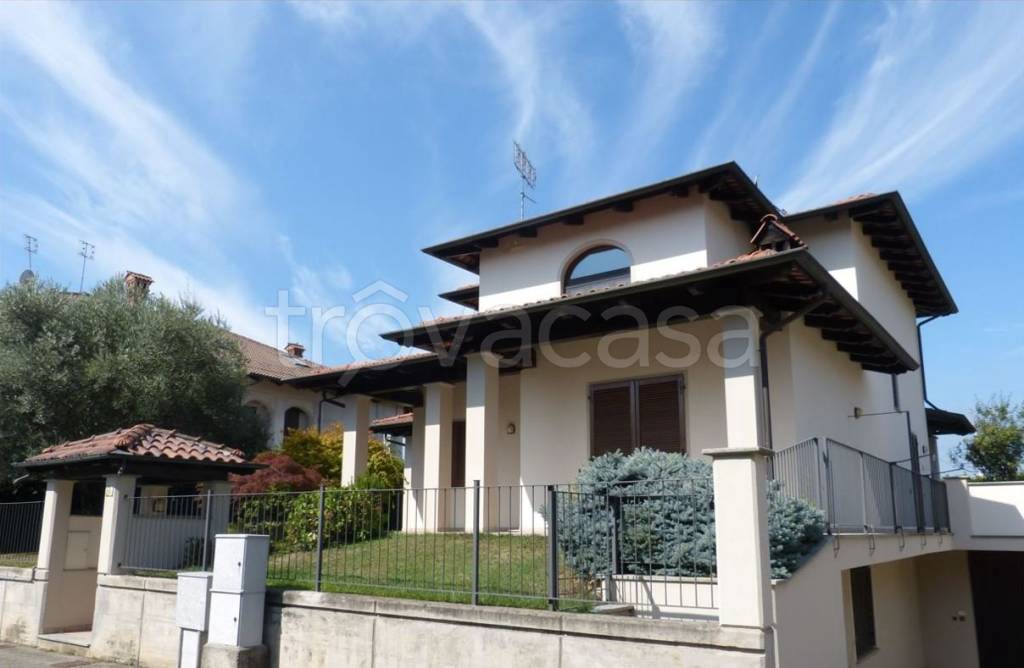 casa indipendente in vendita a Fossano