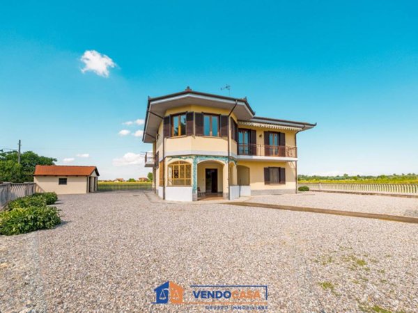 casa indipendente in vendita a Fossano in zona Cussanio