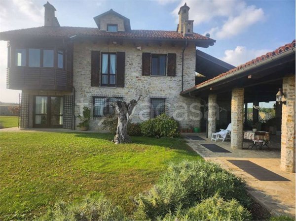 casa indipendente in vendita a Fossano