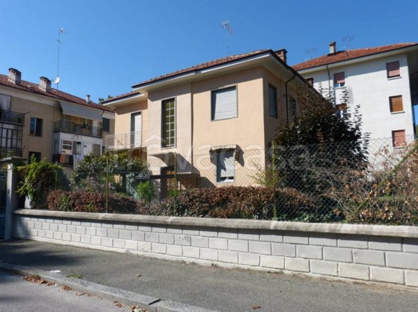 casa indipendente in vendita a Fossano