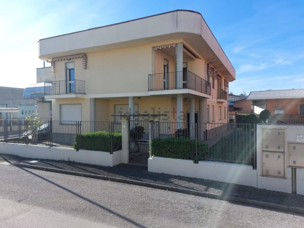 casa indipendente in vendita a Fossano