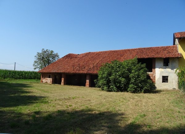 casale in vendita a Fossano in zona Gerbo