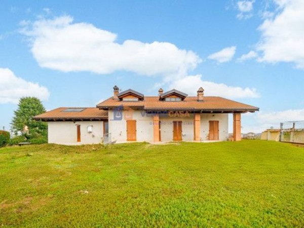 casa indipendente in vendita a Fossano in zona Loreto