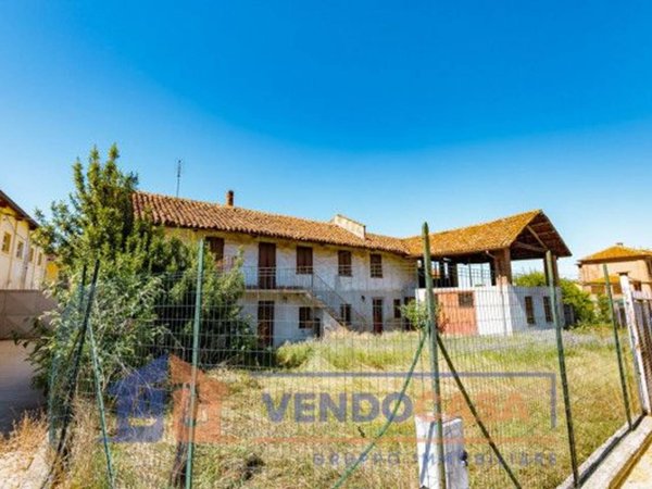 casale in vendita a Fossano in zona Mellea