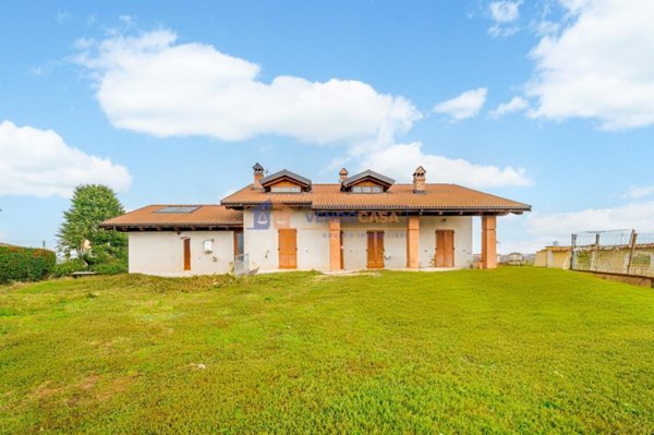 casa indipendente in vendita a Fossano in zona Loreto