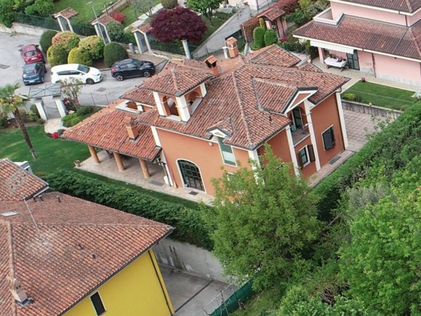 casa indipendente in vendita a Fossano