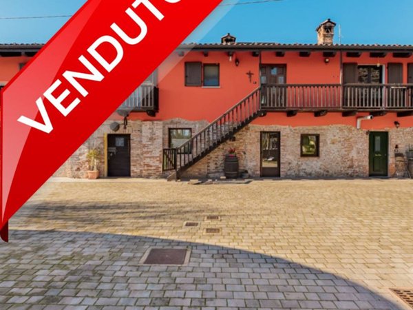 casa indipendente in vendita a Fossano in zona Maddalene