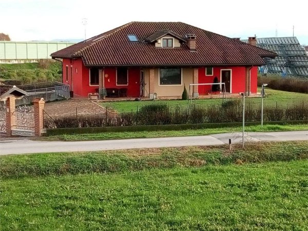 casa indipendente in vendita a Fossano in zona Murazzo