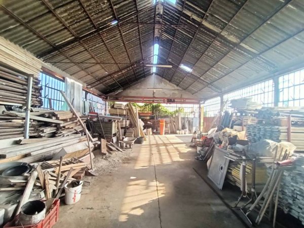 locale commerciale in vendita a Fossano