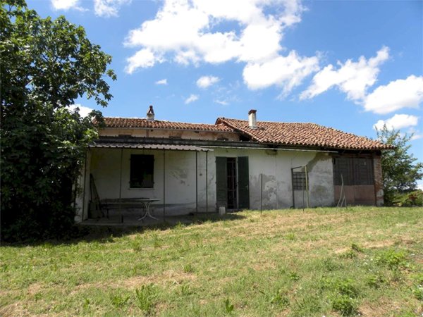 casa indipendente in vendita a Fossano in zona Loreto