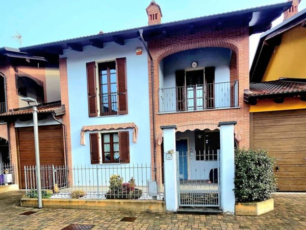 casa indipendente in vendita a Fossano