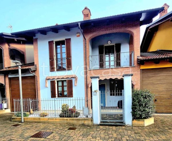 casa indipendente in vendita a Fossano in zona Cussanio