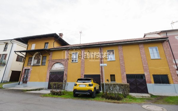 casa indipendente in vendita a Fossano