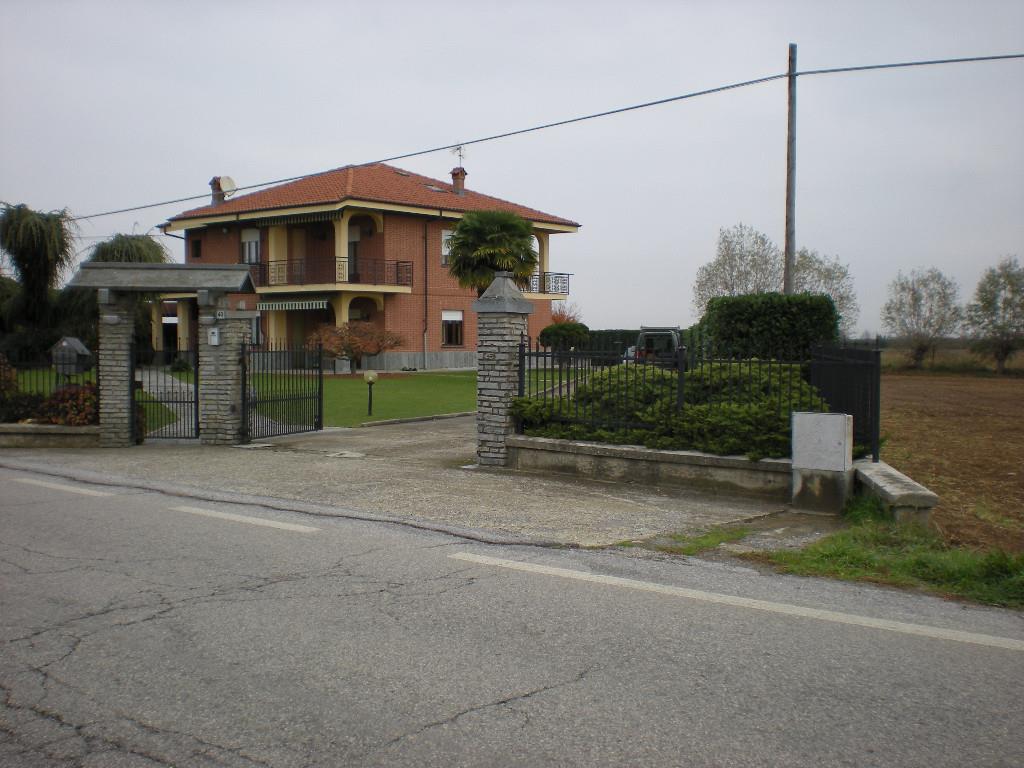 casa indipendente in vendita a Fossano in zona Murazzo