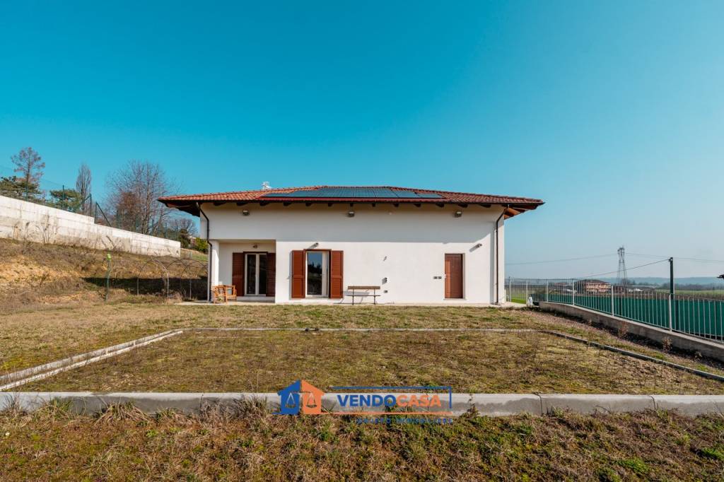 casa indipendente in vendita a Fossano