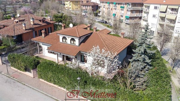 casa indipendente in vendita a Fossano