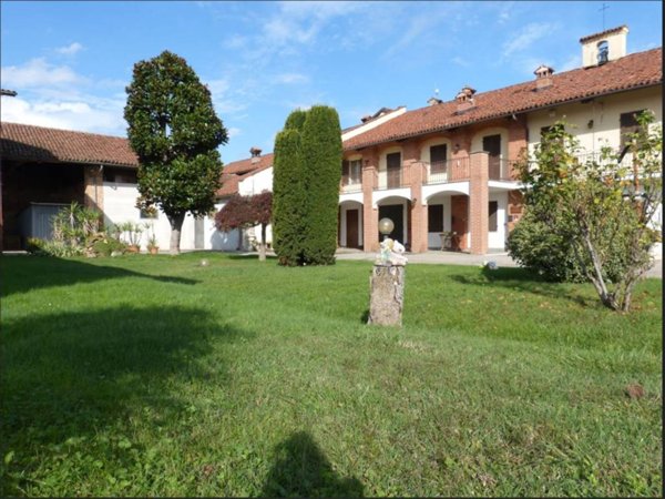 casa indipendente in vendita a Fossano
