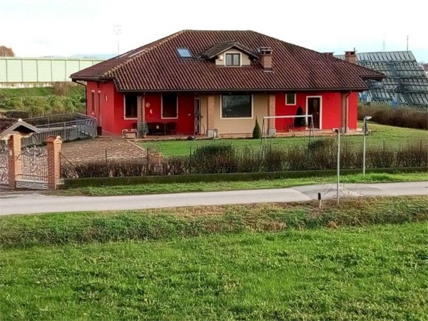 casa indipendente in vendita a Fossano in zona Murazzo
