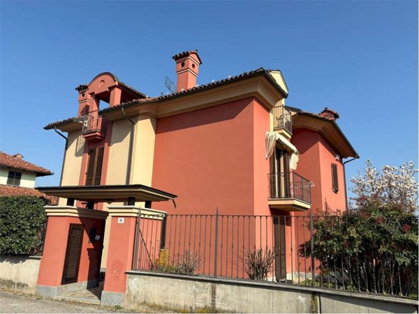casa indipendente in vendita a Fossano