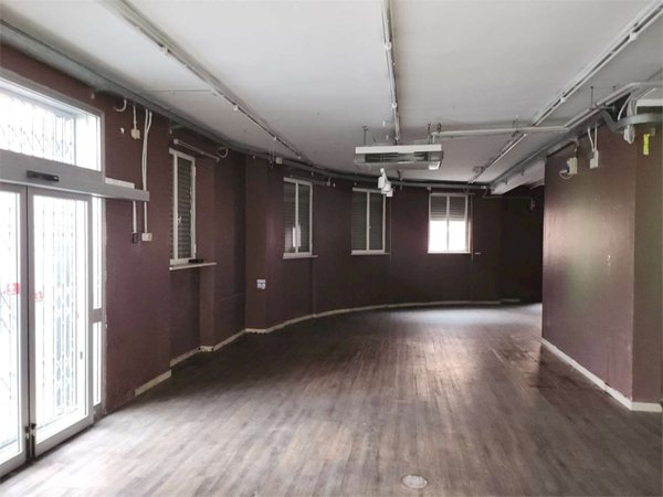 locale commerciale in vendita a Fossano