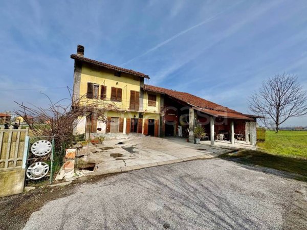 casa indipendente in vendita a Fossano in zona Cussanio