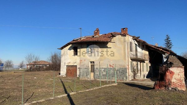 casa indipendente in vendita a Fossano in zona Loreto