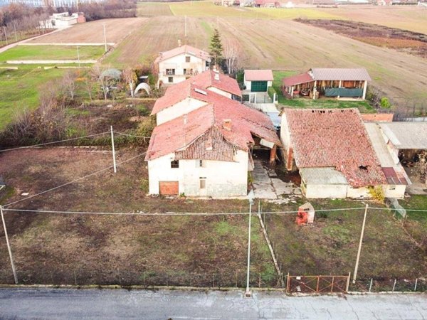 casa indipendente in vendita a Fossano in zona Loreto