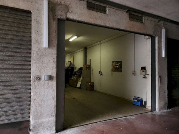 locale di sgombero in vendita a Fossano