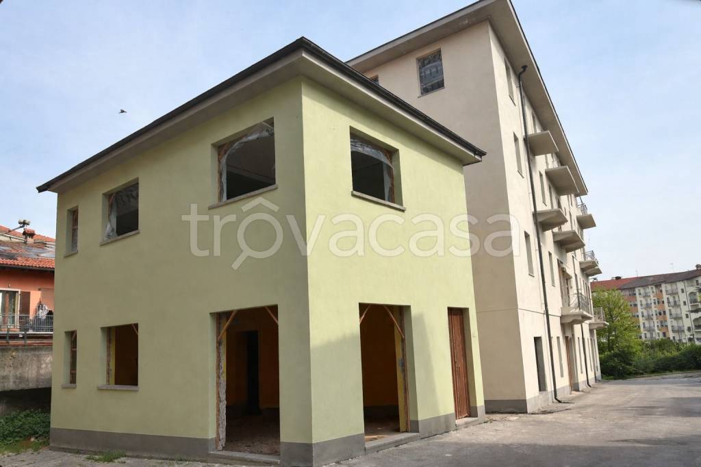 casa indipendente in vendita a Fossano