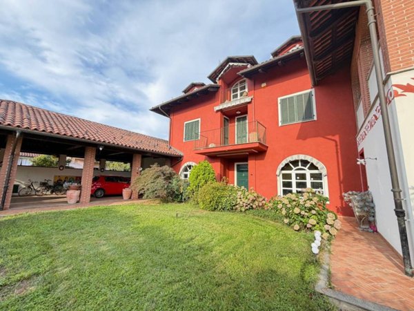 casa indipendente in vendita a Fossano in zona Santa Lucia