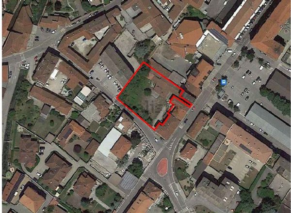 locale commerciale in vendita a Fossano