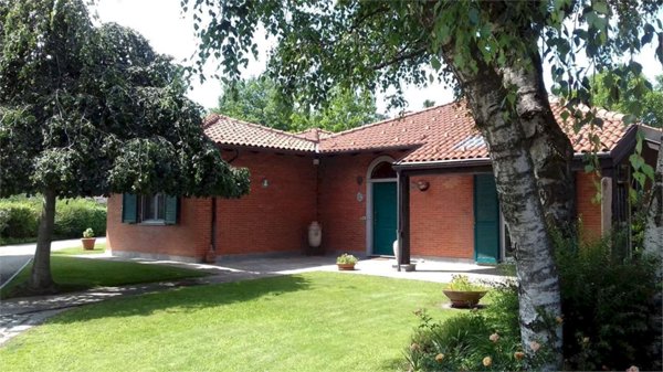 casa indipendente in vendita a Fossano