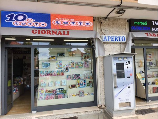 negozio in vendita a Fossano in zona Santa Lucia
