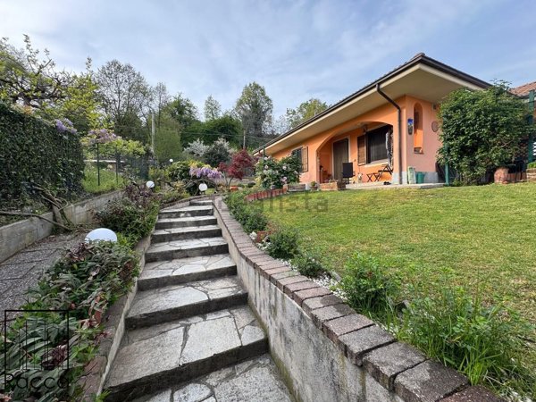 casa indipendente in vendita a Fossano in zona Santa Lucia