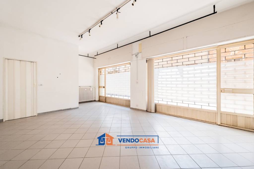 locale commerciale in vendita a Fossano