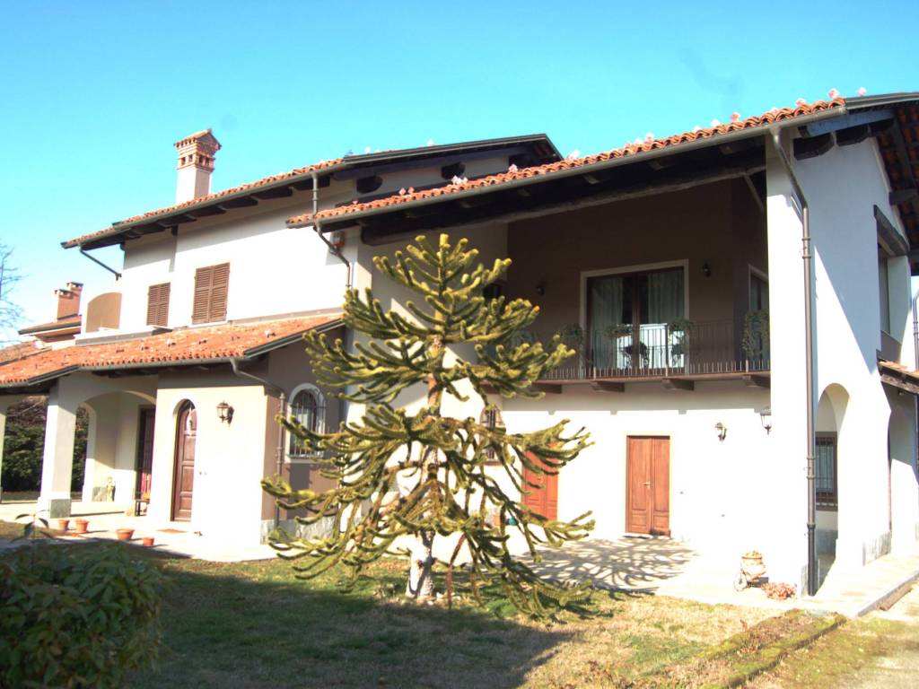casa indipendente in vendita a Fossano