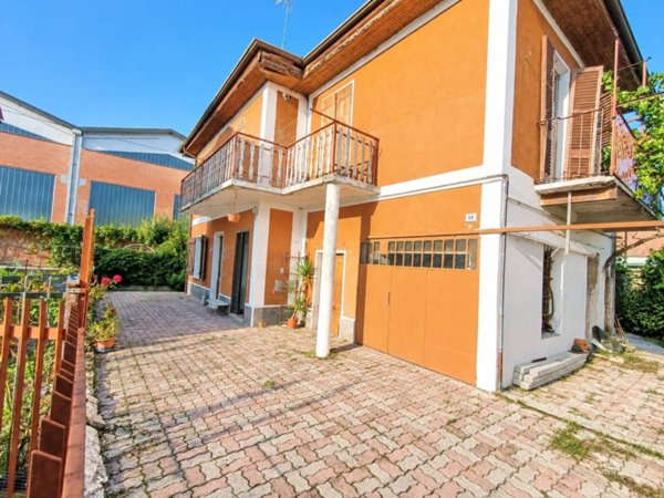 casa indipendente in vendita a Fossano