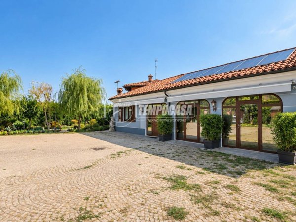 casa indipendente in vendita a Fossano in zona Santa Lucia