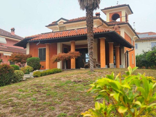 casa indipendente in vendita a Fossano in zona Santa Lucia