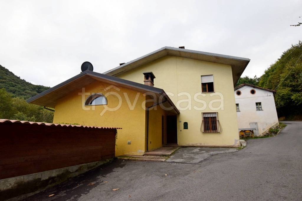 casa indipendente in vendita a Frabosa Sottana in zona Riosecco