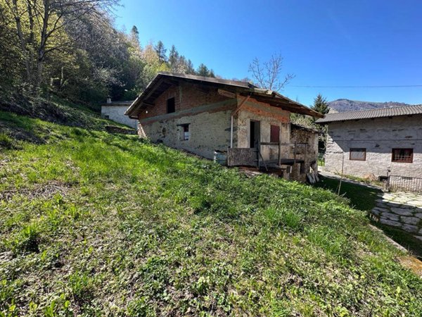 casa indipendente in vendita a Frassino