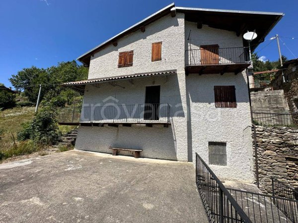 casa indipendente in vendita a Frassino
