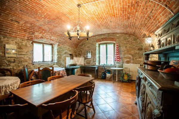 casa indipendente in vendita a Frassino