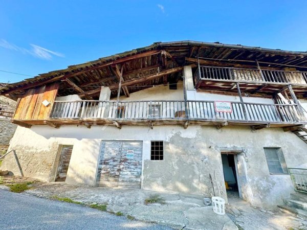 casa indipendente in vendita a Frassino