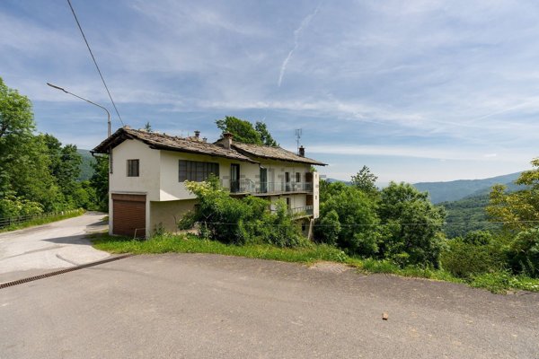 casa indipendente in vendita a Frassino