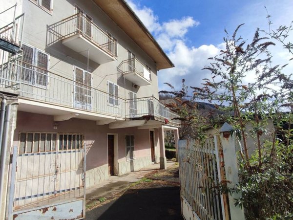 casa semindipendente in vendita a Frassino