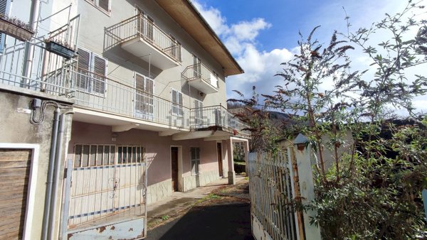 casa semindipendente in vendita a Frassino