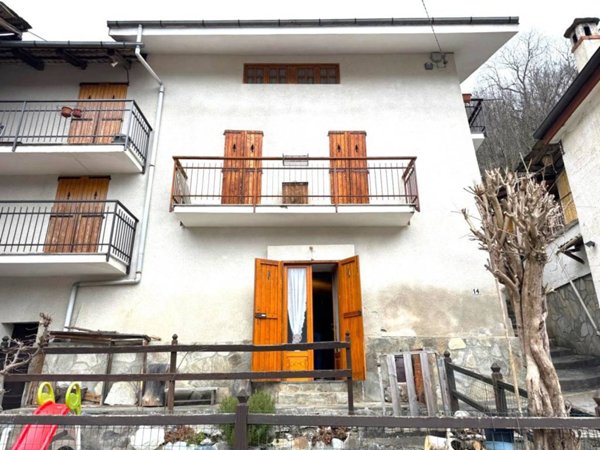 casa indipendente in vendita a Frassino